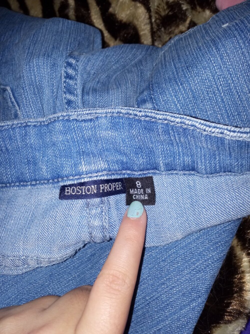 Embroidered jean capris - Picture 4 of 4